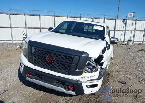 2024 Nissan Titan Pro-4X 4X4 z USA, uszkodzony, nr VIN 1N6AA1ED8RN100010